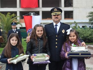 Polis Haftası’nda Düzenlenen Yarışmalarda Afganlı Kız Birinci Oldu