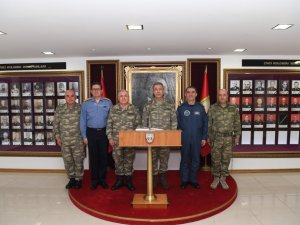 Orgeneral Akar, 1.ordu Komutanlığında İncelemelerde Bulundu