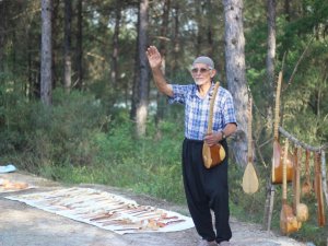 Yarım Asırdır Ahşabı Sanata Dönüştürüyor