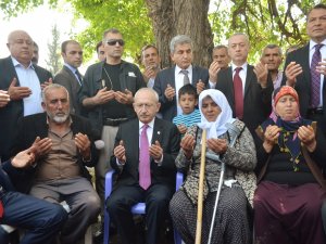Kılıçdaroğlu Şehit Ailelerini Ziyaret Etti