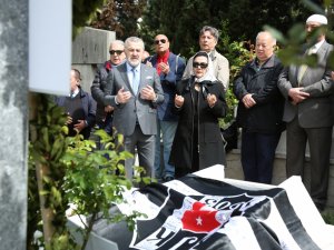 Hakkı Yeten Kabri Başında Anıldı