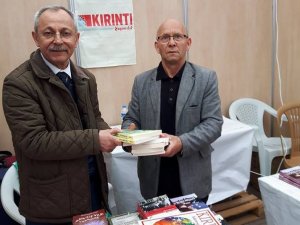 Kitap Fuarında Köy Okulları İçin Kitap Topladı