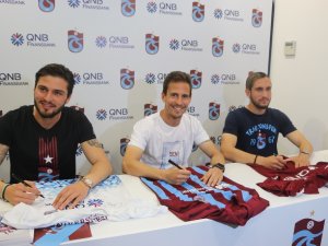 Trabzonsporlu Futbolcular İmza Gününe Katıldı