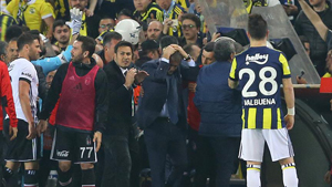 Fenerbahçe-Beşiktaş Maçı Tatil Edildi