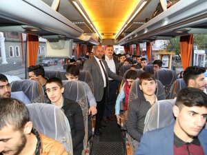 Çayeli Belediyesi İlçede Kuran Kursu’nda Okuyan Öğrencileri Çanakkale’ye Gönderdi