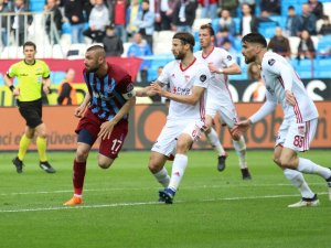 Spor Toto Süper Lig: Trabzonspor: 0 - Demir Grup Sivasspor: 1 (İlk Yarı)