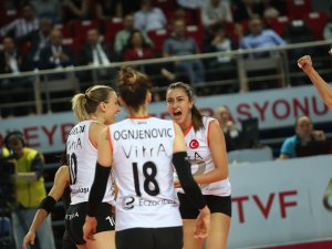 Eczacıbaşı Vitra Seride 2-1 Öne Geçti
