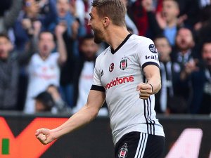 Caner Erkin Sakatlandı
