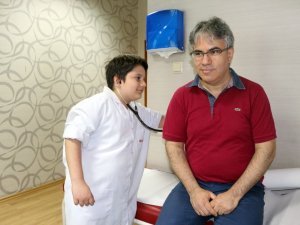 Çocuklar Bir Günlüğüne Doktor Oldu