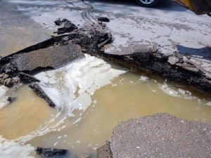 Yol İkinci Kez Çökünce Yürekler Ağza Geldi