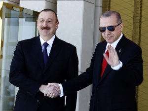 Erdoğan Aliyev’i Resmi Törenle Karşıladı
