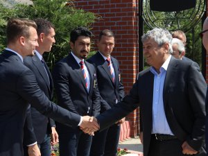 Geleceğin Yıldızlarına Lucescu Desteği