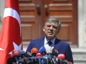 "Başlarını İki Elleri Arasına Alıp ..."