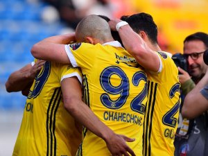 Fener Zirveye Ortak Oldu