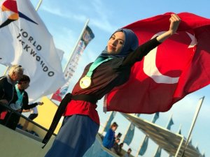 Kübra Dağlı Dünya Şampiyonu