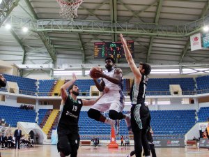 Trabzonspor Evinde Dağıldı