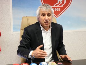 Özür Dileyerek İstifa Etti