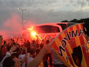 Galatasaray İzmir’de Coşkuyla Karşılandı