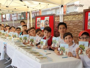 Ödev Diye Yola Çıktılar, Kitap Yazdılar