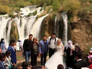 Muradiye Şelalesi’nde İlkbahar Coşkusu