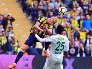 Fenerbahçe 90’da Güldü