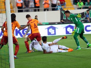 Aslan Liderliği Bırakmadı