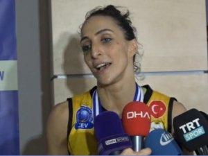 Gözde Kırdar Kupayla Veda Etti