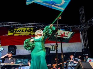 Ersoy Ve Tuncer’den Türkmenlere Destek Konseri