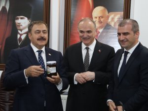 “Çatı Adayı Kurmak İstediler Çatı Çöktü”