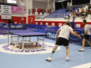 Protezli Sporcu Masa Tenisinde Engel Tanımıyor