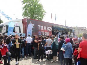 Trabzonsporlu Oyuncular İmza Gününe Katıldı