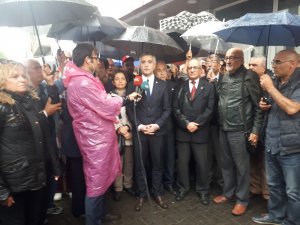 Doğu Perinçek 100 Bin İmzayı Topladı