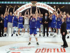 Basketbol Gençler Ligi’nde Şampiyon Anadolu Efes