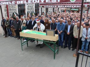 Ünlü Söz Yazarı Ahmet Kaçar, Giresun’da Toprağa Verildi.