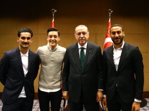 İngiltere’de Top Koşturan Türk Yıldızlarla Buluştu