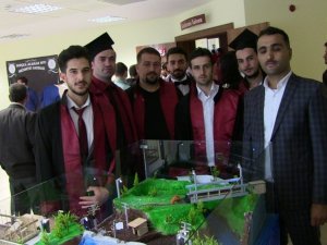 Borçka Acarlar Meslek Yüksekokulunda Mezuniyet Sevinci