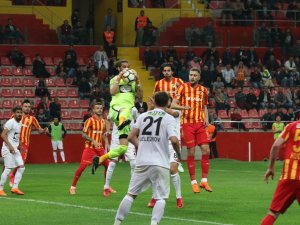 Akhisarspor Ligde Kalmayı Garantiledi