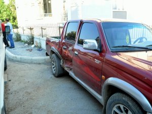 Pikap İle Minibüs Çarpıştı: 1 Ölü, 6 Yaralı