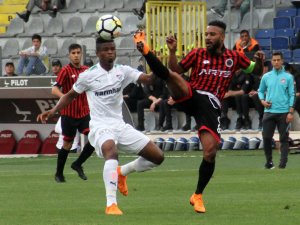 Bursaspor Sezonu Yenilgiyle Bitirdi