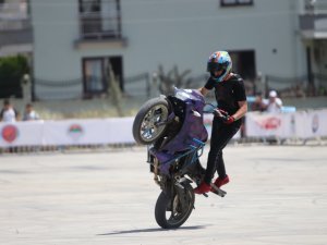 Akrobasi Motosikletçileri Nefes Kesti