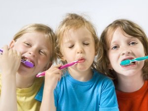 Çocuklarda Dişleri Güçlendiren Besinler
