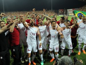 Sarı Kırmızılarda Büyük Sevinç