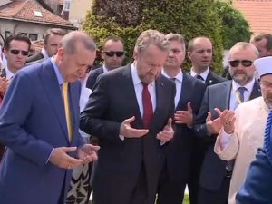 Erdoğan’dan Kovaçi Şehitliği’ne Ziyaret
