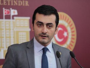 Chp’li Eren Erdem Yurt Dışına Çıkamadı