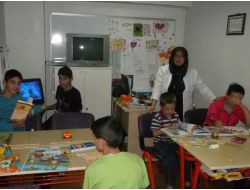 Derslerinden Hastalıkları Nedeniyle Geri Kalmıyorlar