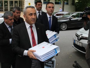 Siyasi Partiler Listelerini Ysk’ya Sundu