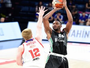 Anadolu Efes Seride 1-0 Öne Geçti