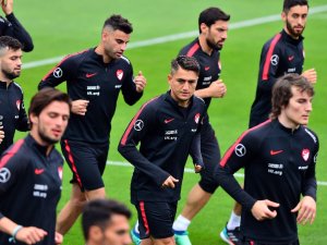 Cengiz Ünder Antrenmanı Yarıda Bıraktı