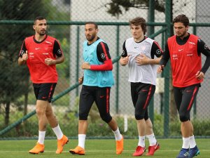 A Milli Takım Çalışmalarını Sürdürüyor