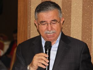 Bakan Yılmaz Kürsüde Duygusal Anlar Yaşadı